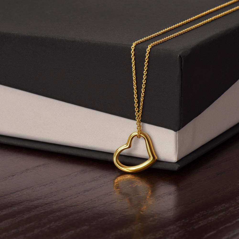 Beautiful Gift. Delicate Heart Necklace/Non-Message Card