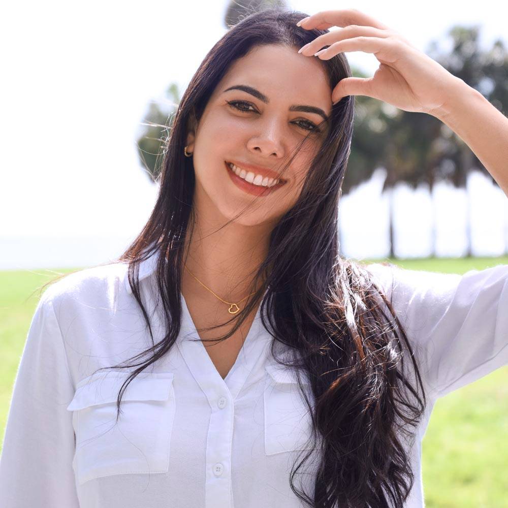 Beautiful Gift. Delicate Heart Necklace/Non-Message Card